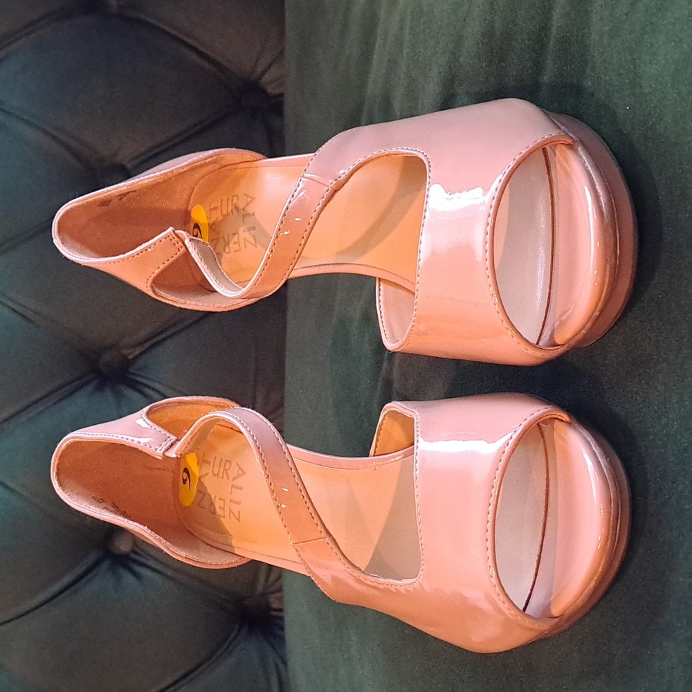 COPY - NEW! Size 9 Naturalizer Nude Platform heels. "Dillon"